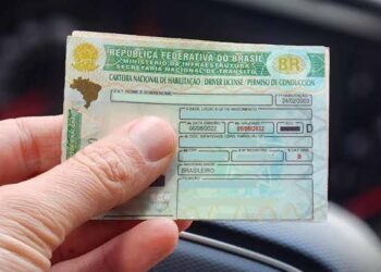 Governo estuda acabar com aulas obrigatórias em autoescolas para tirar CNH