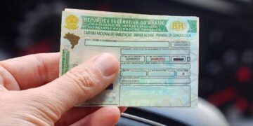 Governo estuda acabar com aulas obrigatórias em autoescolas para tirar CNH