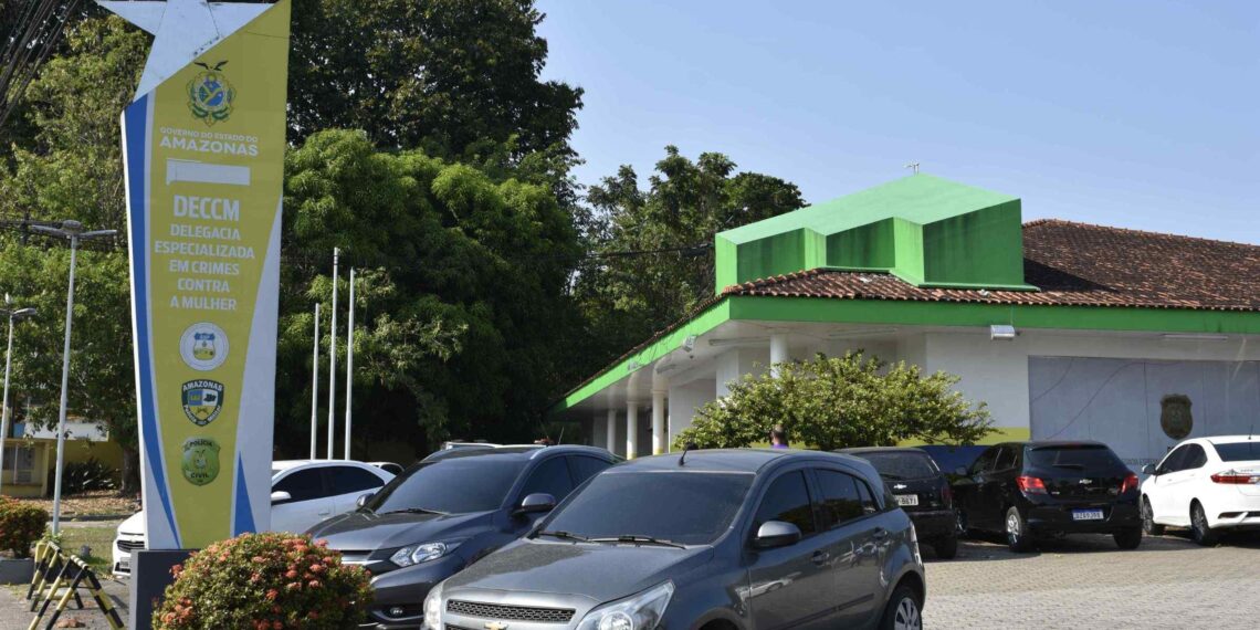Homem é preso por tráfico após agredir tia em caso de violência doméstica em Manaus