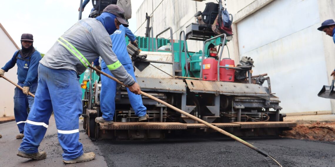 Prefeitura asfalta 14 ruas no bairro Novo Horizonte, em Itacoatiara
