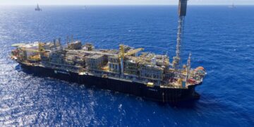 BP descobre maior campo de petróleo em 25 anos no pré-sal da Bacia de Santos
