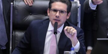 Hugo Motta retoma cadeira da presidência da Câmara e convoca sessão para esta quinta-feira