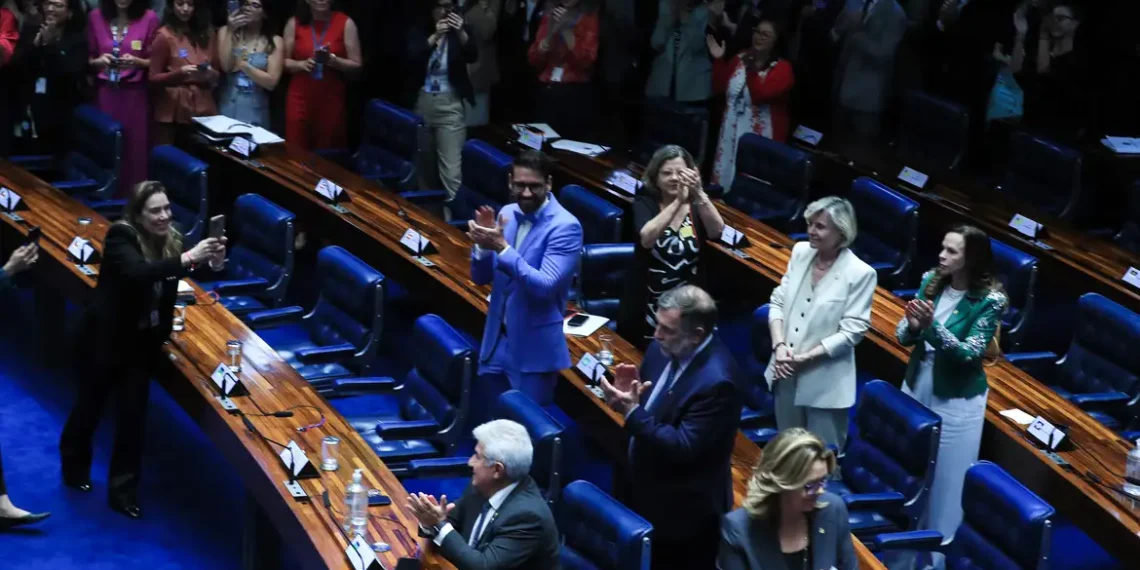 Projeto contra adultização de crianças na internet é aprovado no Senado