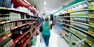 Cesta básica cai em 15 capitais e sobe em 12, aponta Dieese