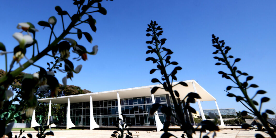 STF vai decidir se lei estadual pode ampliar responsabilidade pelo ICMS