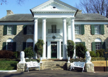 Mulher é condenada por tentar vender Graceland, mansão de Elvis Presley, com documentos falsos