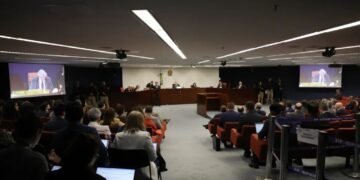 STF cancela sessão plenária e julgamento sobre golpe continua à tarde