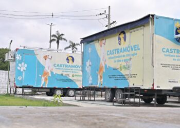 Joana Darc leva Castramóvel à Comunidade da Sharp para ampliar castrações gratuitas em Manaus