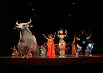 Espetáculo ‘Regionalidades – Parte 2’ celebra diversidade cultural no palco do imponente Teatro Amazonas