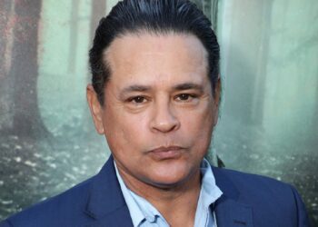 Ator Raymond Cruz, de Breaking Bad, é preso acusado de agredir vizinha em Los Angeles