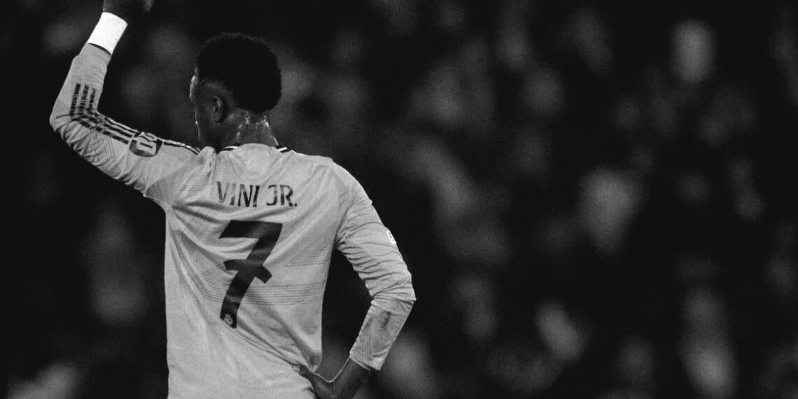 Vinícius Jr perde espaço no Real Madrid em ano de Bola de Ouro e vive fase de reserva