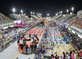Reino Unido da Liberdade celebra 44 anos com desfile e apresentação dos sambas para 2026