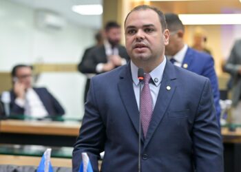 PL de Roberto Cidade prevê notificação a donos de veículos removidos por estacionamento irregular
