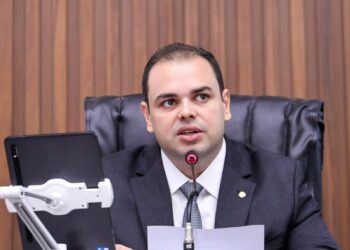Aleam analisa projeto que cria campanha sobre riscos de plantas tóxicas para crianças e animais