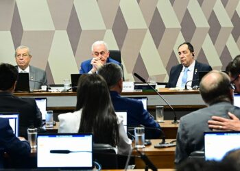 Senado rejeita por unanimidade PEC da Blindagem que poderia proteger parlamentares