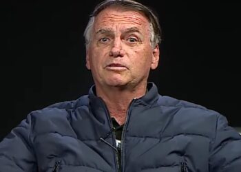Bolsonaro tem alta hospitalar; laudo de lesões cutâneas mostra câncer de pele