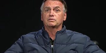 Bolsonaro tem alta hospitalar; laudo de lesões cutâneas mostra câncer de pele