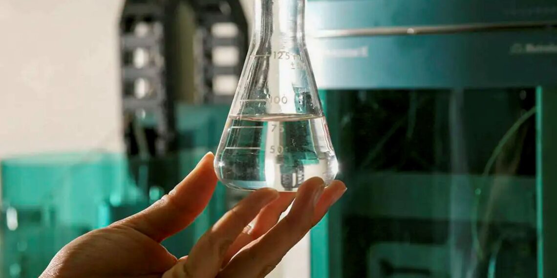 Terceira morte em SP reacende alerta sobre bebidas adulteradas com metanol