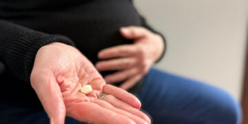 Especialistas descartam relação entre paracetamol na gravidez e autismo