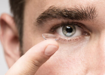 Setembro Safira alerta para cuidados com lentes de contato e prevenção de complicações nos olhos