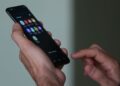 Veto a celular leva 80% dos alunos a prestar mais atenção nas aula