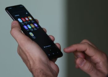 Veto a celular leva 80% dos alunos a prestar mais atenção nas aula