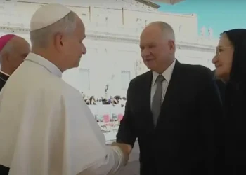 Fachin se encontra com papa Leão XIV no Vaticano antes de assumir presidência do STF