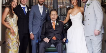 Faustão participa do casamento da filha Lara Silva em cadeira de rodas após transplantes