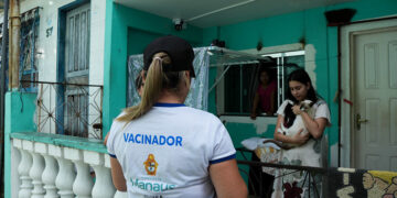 Prefeitura de Manaus intensifica vacinação antirrábica com meta de imunizar mais de 280 mil cães e gatos