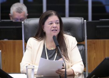Comissão da Câmara aprova suspensão imediata de visitas de pais acusados de violência doméstica