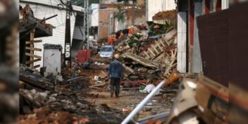 Terremoto de 7,4 atinge sul das Filipinas, deixa mortos e provoca alerta de tsunami