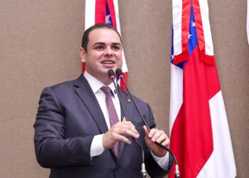 Roberto Cidade propõe programa para perfuração de poços artesianos em escolas do Amazonas