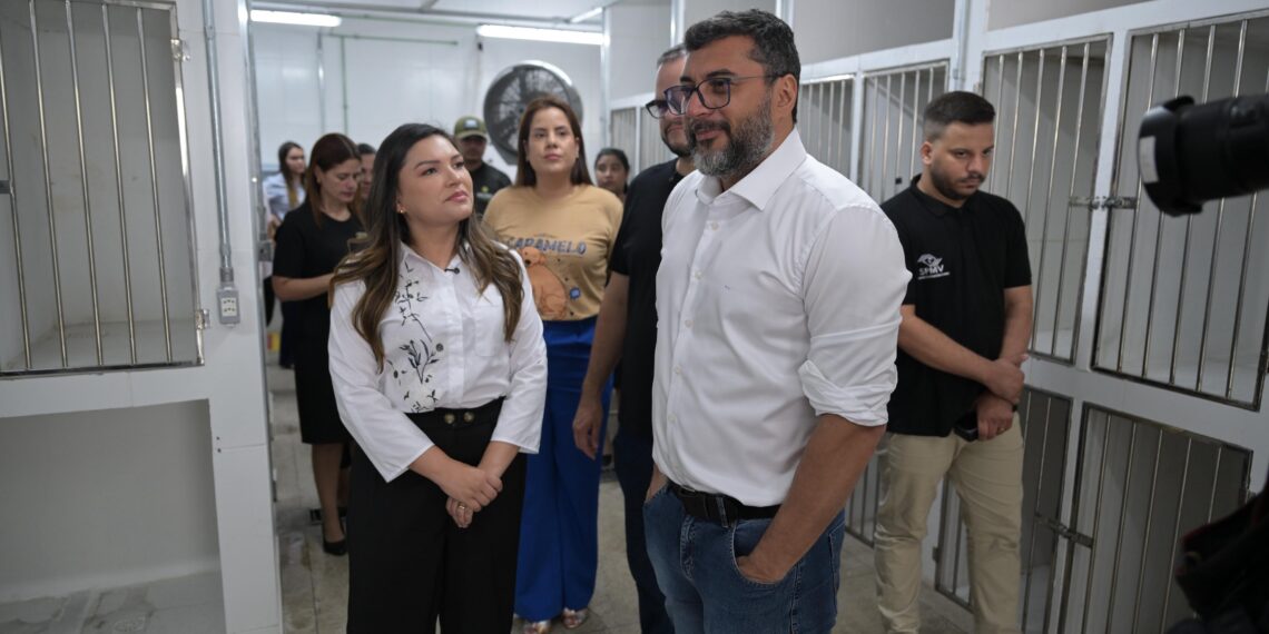 Joana Darc assume Sepet e Amazonas inaugura 1º Hospital Público Veterinário