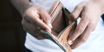 Endividamento das famílias brasileiras sobe para 48,9% em agosto, aponta Banco Central