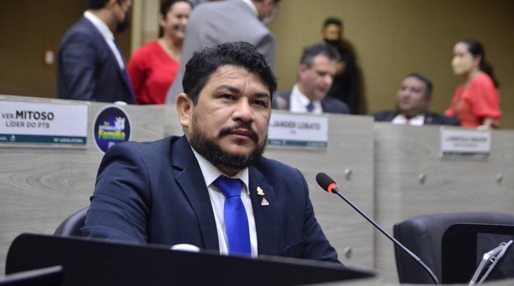 Vereador Rosinaldo Bual é detido em investigação de “rachadinha” e associação ao tráfico
