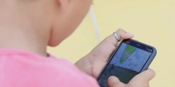 Guia auxilia adolescentes a fazerem uso seguro da internet