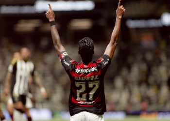 Bruno Henrique ganha força para substituir Pedro na final da Libertadores após gol decisivo
