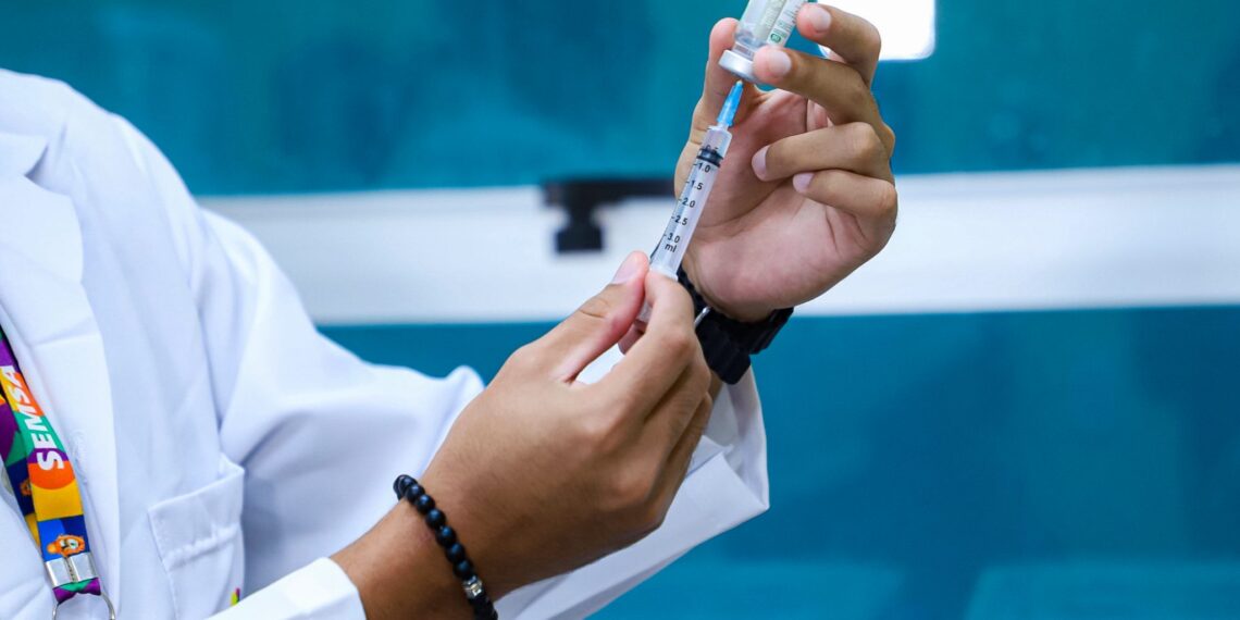 Prefeitura de Manaus inicia campanha de vacinação contra Influenza para grupos prioritários