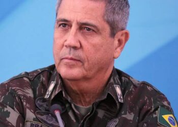 Moraes mantém prisão preventiva de Braga Netto por risco de fuga após condenação por trama golpista