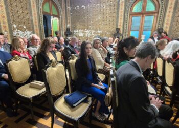 Escritora amazonense J. Flima toma posse na Academia de Belas Artes do Rio Grande do Sul