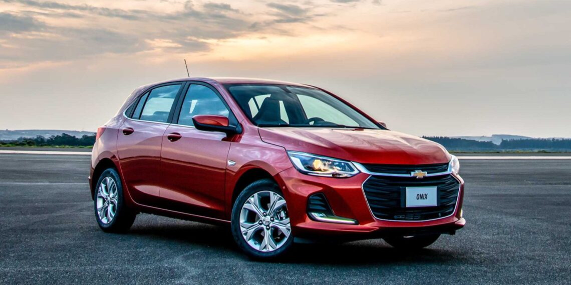 Chevrolet Onix mantém liderança entre hatches usados pelo quinto mês seguido, aponta OLX Autos