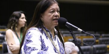 CCJ aprova prioridade em matrícula escolar para filhos de mulheres vítimas de violência doméstica