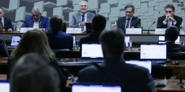 Senado aprova isenção de IR para quem ganha até R$ 5 mil e redução gradual para rendas de até R$ 7,3 mil