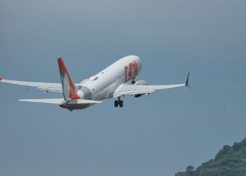 Instituto GOL lança edital nacional para apoiar projetos educacionais com doação de passagens aéreas