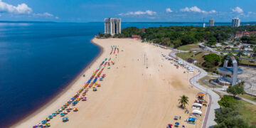 Praia da Ponta Negra fecha para banho a partir da tarde desta terça-feira por causa do Réveillon Manaus 2026
