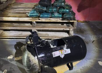 PM apreende 15 kg de skunk escondidos em compressor em embarcação no interior do Amazonas