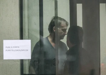 Moraes exige perícia médica da PF antes de autorizar cirurgias solicitadas por Bolsonaro