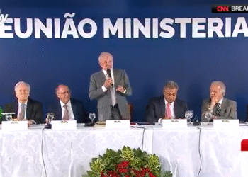 Lula ameaça encerrar negociações se acordo Mercosul–União Europeia não for assinado