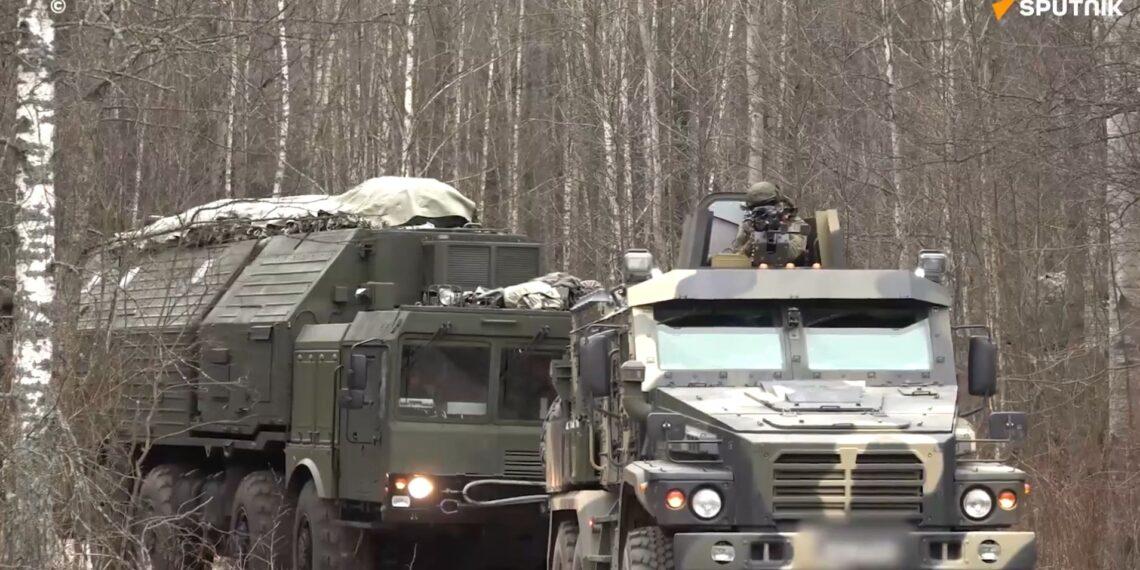 Rússia anuncia entrada em operação de míssil nuclear Oreshnik na Bielorrússia