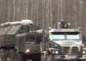Rússia anuncia entrada em operação de míssil nuclear Oreshnik na Bielorrússia